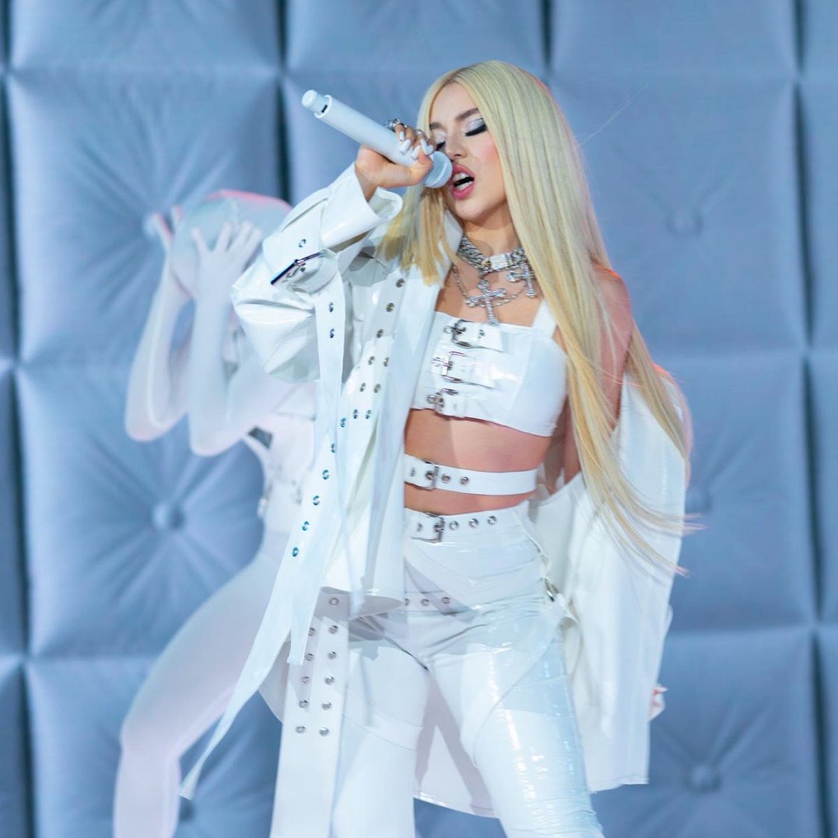 AvaMax tweet picture