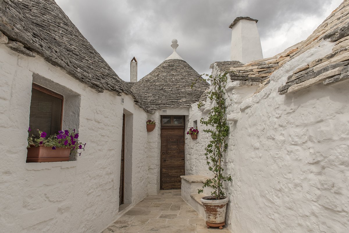 scattovisuale's tweet photo. Un pò di Puglia nel 2020......@scattovisuale
#puglia #fasano #alberobello #cisternino #margheritadisavoia #lecce #gargano #viste #peschici #trani #locorotondo #ostuni #casteldelmonte #polignanoamare #monopoli #puglia2020 #adriatico #mare #vacanze  #best_italiansites #trulli https://t.co/AQ6ys5SZdw