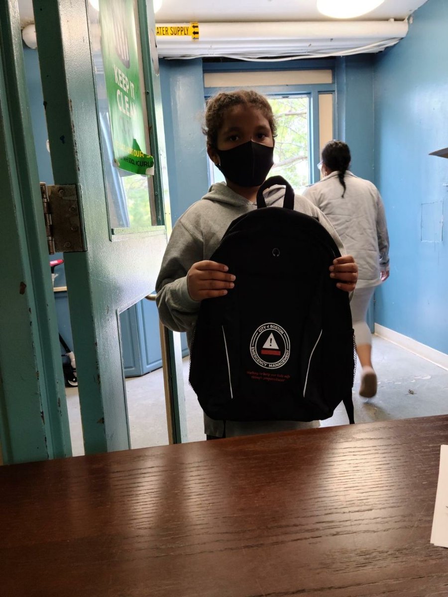 BHA_CCECR's tweet photo. Thanks to @AlertBoston for donating backpacks for our Franklin Field residents, @HealthyBoston for the oral health supplies, and @c2cboston for the school supplies! #Boston #Dorchester #BackToSchool #HealthyBOS #HealthyBHA https://t.co/6LD4tVwzXv