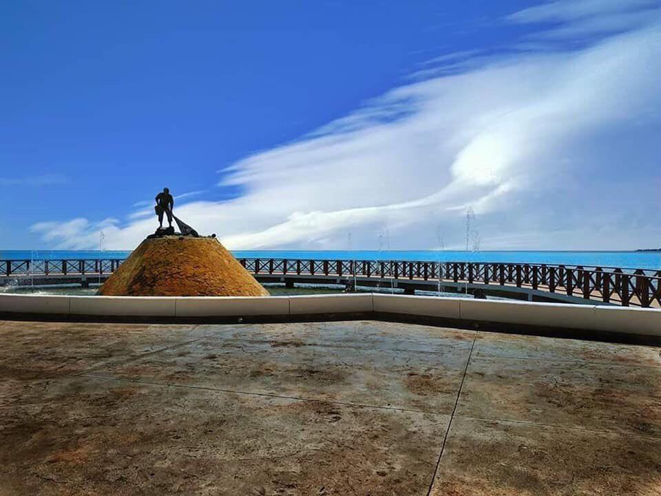 <a href="/deborahAngulo/">Deborah Angulo</a> <a href="/CarlosJoaquin/">Carlos Joaquín</a> <a href="/carlosorvananos/">Carlos Orvañanos Rea</a> <a href="/CPTQROO/">Consejo de Promoción Turística de Quintana Roo</a> <a href="/Turismo__OPB/">Turismo Chetumal</a> @opbdetodos <a href="/visitchetumal/">Chetumal</a> <a href="/CaribeMexico/">CARIBE.MX</a> <a href="/caribeinversion/">Negocios y Empresarios</a> <a href="/tipsturismo1/">tipsturismo</a> #Chetumal posee no solo atractivos paisajes naturales sino también  elementos etnográgicos que apuntalan su historia y cultura en la #FronteraSur del país y unen costumbres ancestrales con el pueblo Beliceño. #PatrimonioTurístico <a href="/cristinazuetar/">Cris</a> <a href="/TheAlanAlexis/">Alan Alexis Juarez 🔥</a> <a href="/mapachestec/">@MAPACHESTec</a>