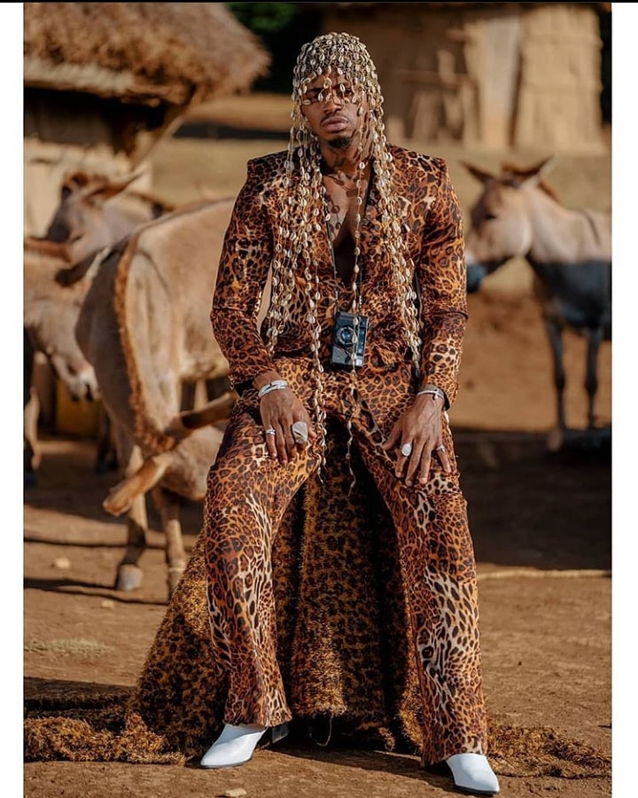 FatniraP's tweet photo. Simba kama simba 🦁...@diamondplatnumz #litawachoma video available on all digital platforms https://t.co/YGhWhpg4mC