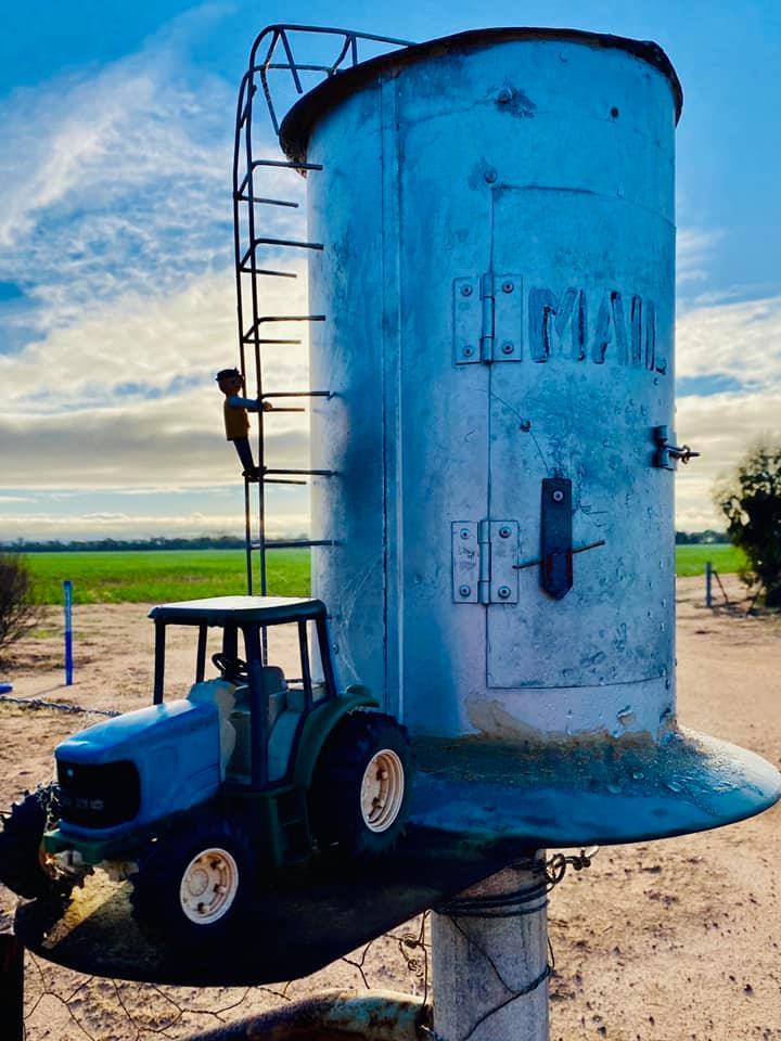 Yep, that's a #mailbox! π
This creative box lives in the #WA #Wheatbelt. It really makes you look twice!
π·: via ABC Midwest and Wheatbelt https://t.co/EwowVASnMM