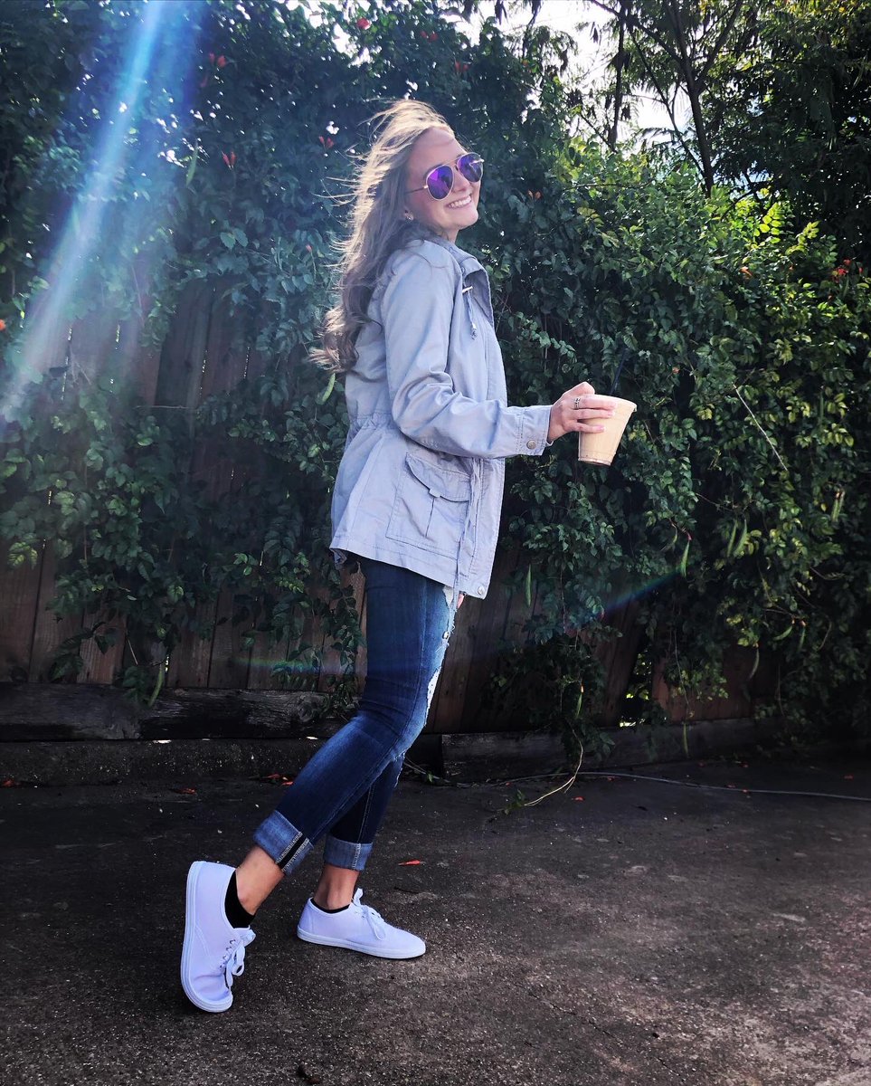 kblansdell's tweet photo. 20 never looked so young https://t.co/44daccLEB7