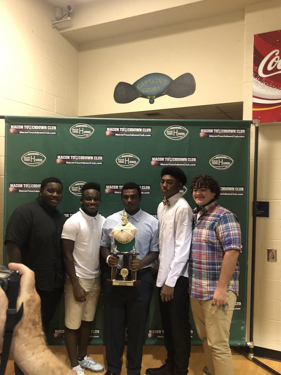 rusty_easom's tweet photo. Thank you Macon Touchdown Club for having us tonight to discuss the progress we are making at Rutland. Special shoutout to @BIGJESSIE3 for being the MTD Club back of the week! 23 carries for 247 isn’t a bad night. Followed by 33 carries for 307. https://t.co/I6YZUNFdV6