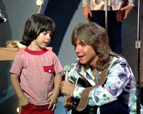 whenweresingin's tweet photo. The Hollywood Show extends deadline to order signed photos of the Partridge Family cast to OCT 1 after smashing success of the 50th Anniversary Event! This is just a sample! https://t.co/6ZLXV4KQ7f @hollywoodshow1 @TheDoochMan https://t.co/EsWcasvQag