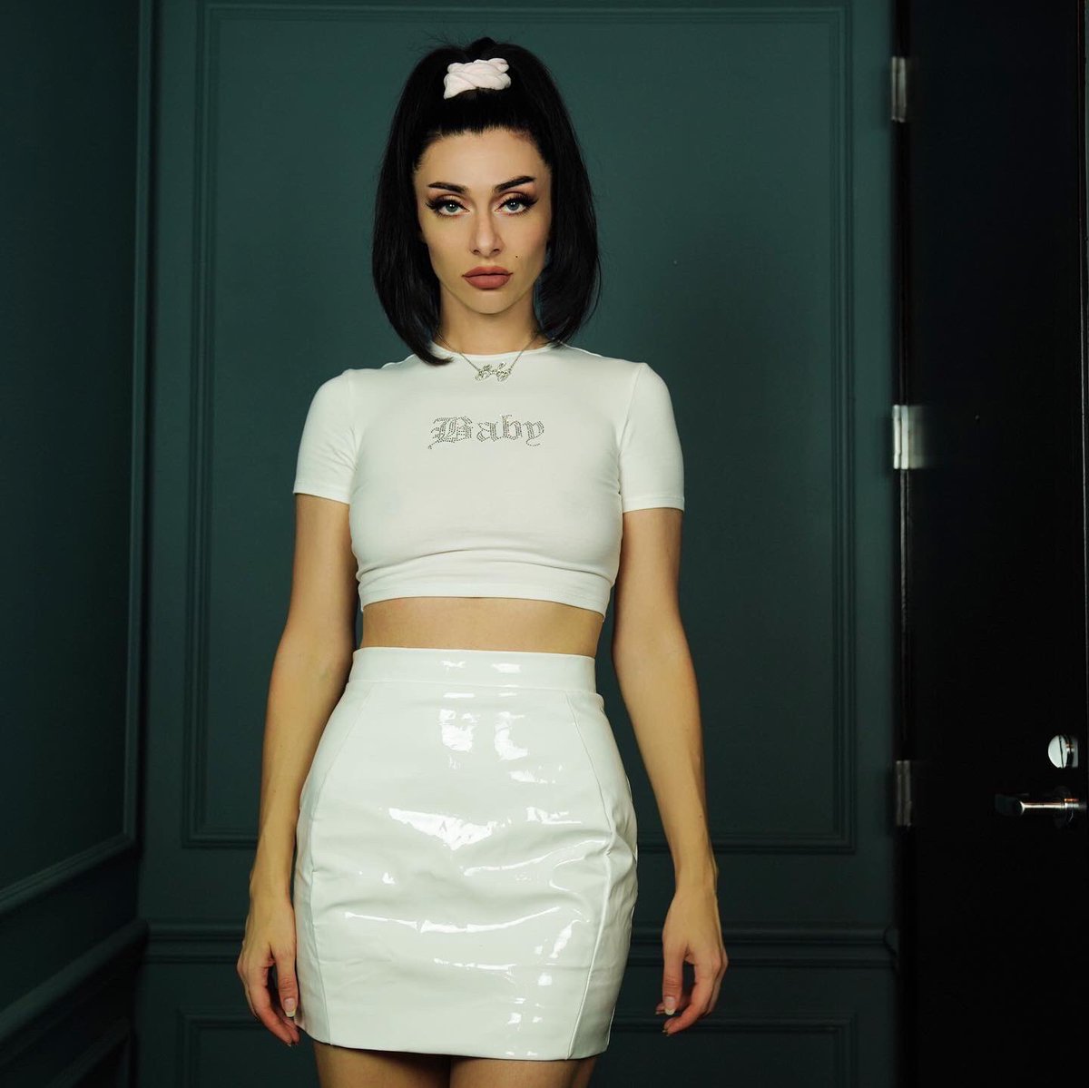 qveenherby's tweet photo. the nanny but make it 2000s https://t.co/4DrENjfQZH