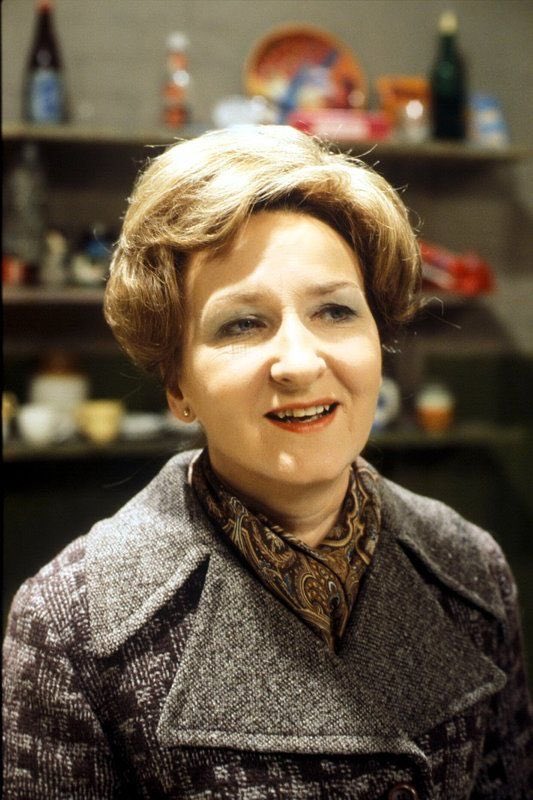 28. Emily Bishop. I loved her days as Miss Nugent and her marriage to Ernest when she gained in confidence and became the Street’s good neighbour. Her prominence began to fade during the 80s,although she had a spiky relationship with lodger Percy into the the late 90s  #MyCorrie60