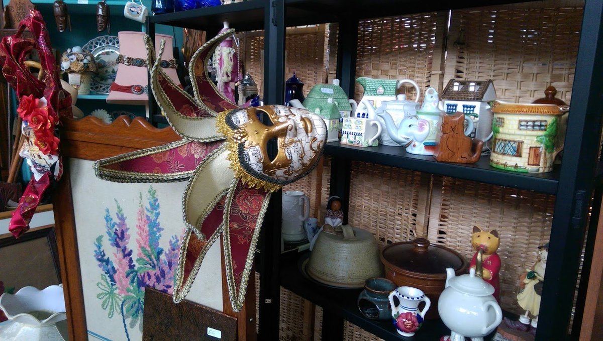 Number 16 - one for the bargain hunters amongst us (i.e. all of us!) - the amazing treasure trove of Cardiff Indoor Flea Market is open on weekends and is chock full of goodies. Be a good bargain hunter and wear a mask! CF24 2QS  @CardiffFlea  #cardifflocallockdown  #Tremorfa