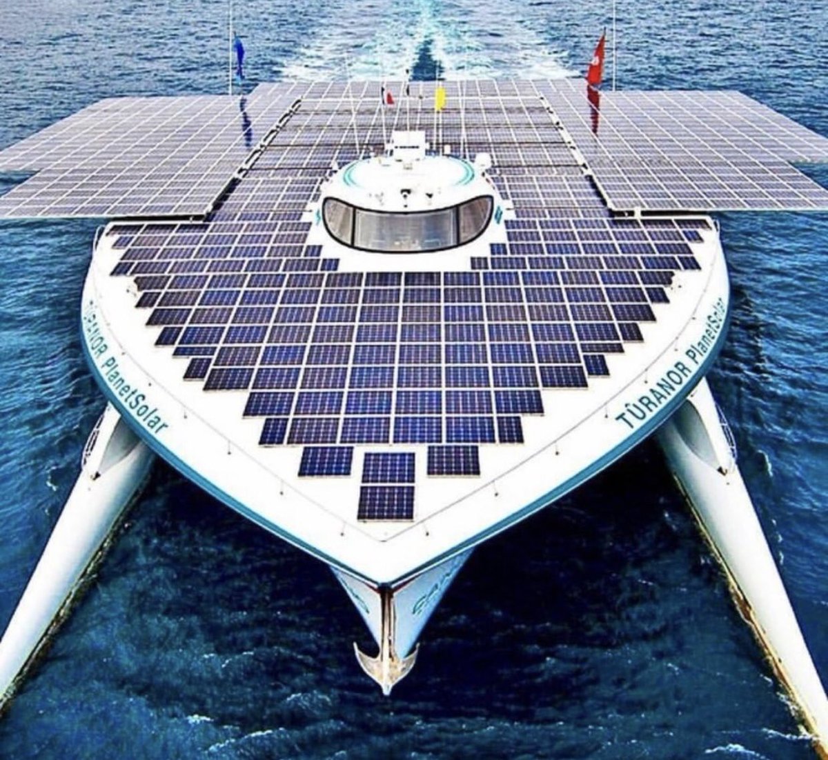 SolarWorld7's tweet photo. #SOLAR #solar #solarstorm #SolarFlare #SolarFlare #SolarPACES2020 #solarcells #solarpower #solarpanels #renewableenergy #renewables #isolaralliance https://t.co/RhcGxrUK8s