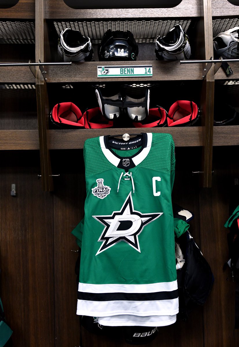 DallasStars's tweet photo. Victory Green 😍 https://t.co/vULWaytHxD