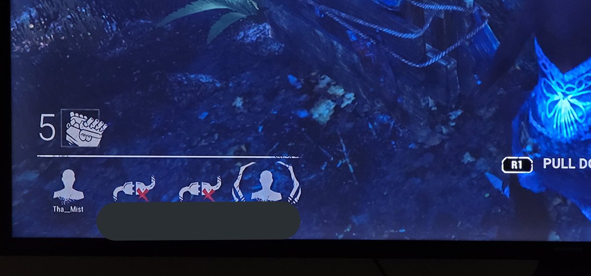 Tha_Mist's tweet photo. This is still happening to people @DeadByBHVR. Just so you know. 2 at the start of one match. 

#dbd #DeadbyDaylight #dbdgame #dbdsupport #gamer #gamergirl #girlgamer #onlinegaming https://t.co/CtP4frgjQs