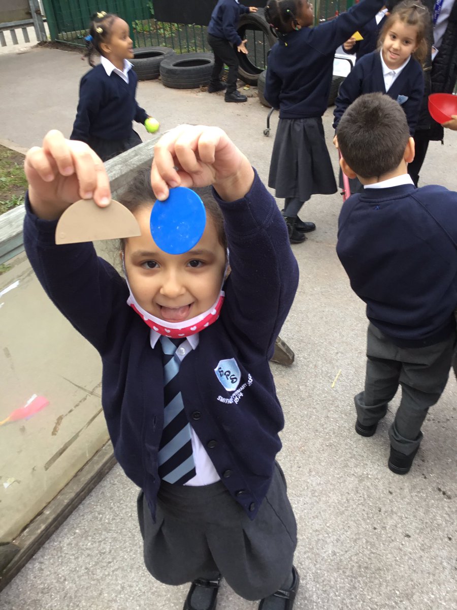 We went on a shape hunt to look for circles in maths today! <a href="/SmithdownPr/">Smithdown Primary</a> <a href="/SmithdownPrimR/">SmithdownRecep</a>