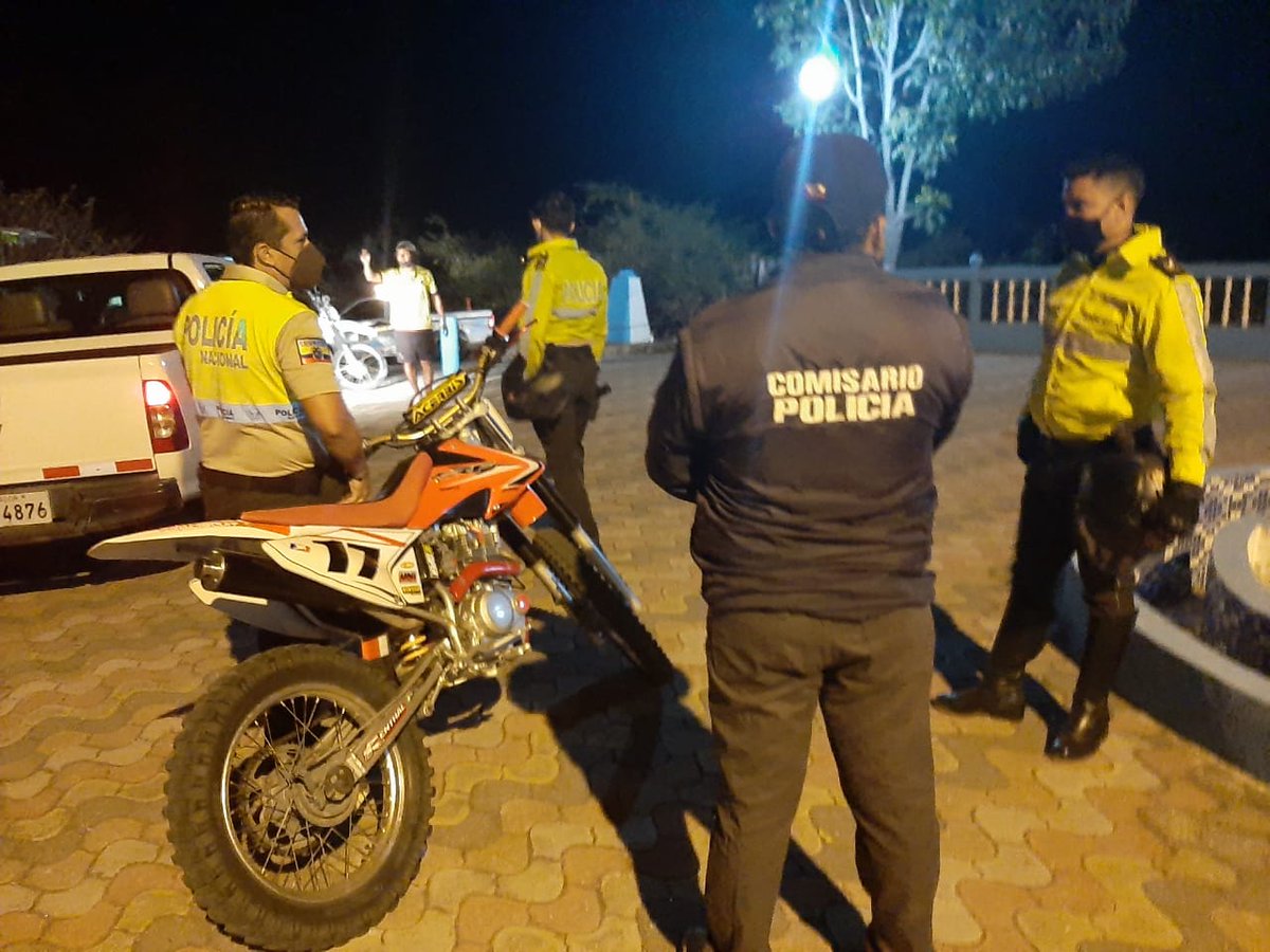 ✅Comisaría y <a href="/PoliciaEcuador/">Policía Ecuador</a> mantienen activos los controles en vías, espacios públicos y licoreras, que cumplan con sus horarios de funcionamiento y el PAF.