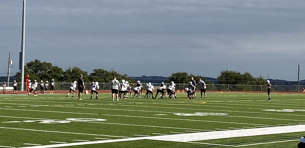 First 🏈 scrimmage of the year <a href="/HBMSAthletics/">Hudson Bend Buccaneers Athletics</a>. Looking good Bucs. 🏴‍☠️ #HBMSproud <a href="/CoachKuehler/">Coach Kuehler</a>