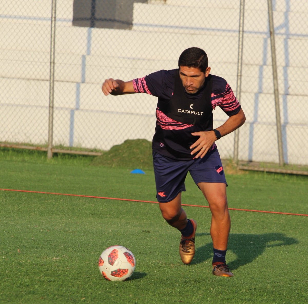clubnacionalpy's tweet photo. #EntrenamientoTricolor 🔴⚪🔵
📸Ya nos preparamos para recibir al equipo #solense en #LaAcademia⚽️🙋🏻♂️
#VamosNacional 💪🏻 https://t.co/wcqfkO6BKL
