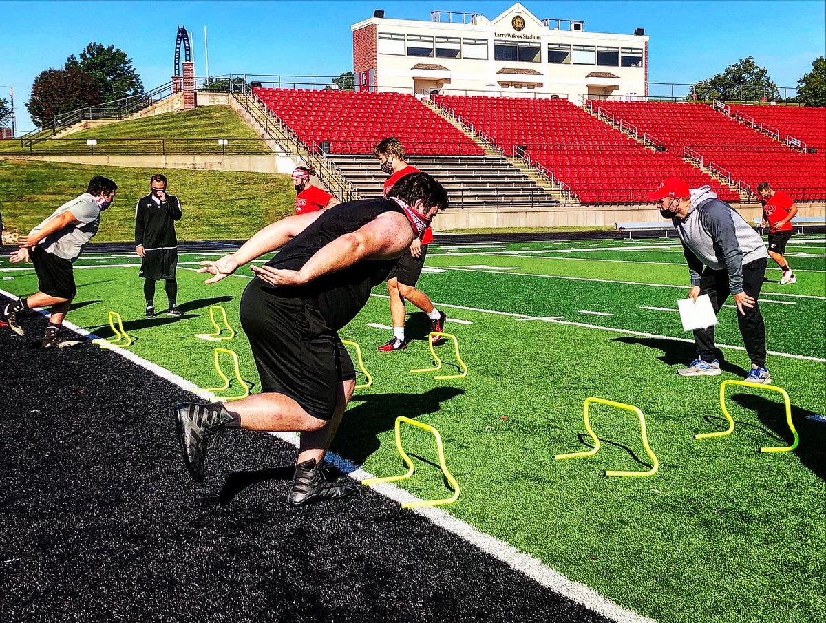 bc_ravens's tweet photo. Way to get after it this morning gentlemen 💪🏻🏈 #RavenStrong https://t.co/gGxQrF6KCy