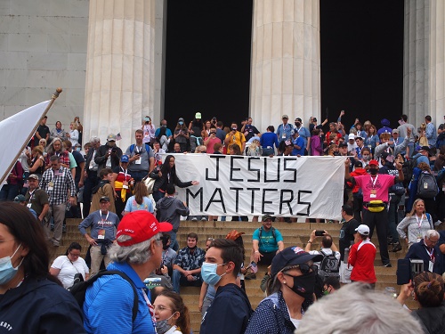 Seen at Lincoln Memorial at #PrayerMarch2020 on Sat (📷J.Asher):