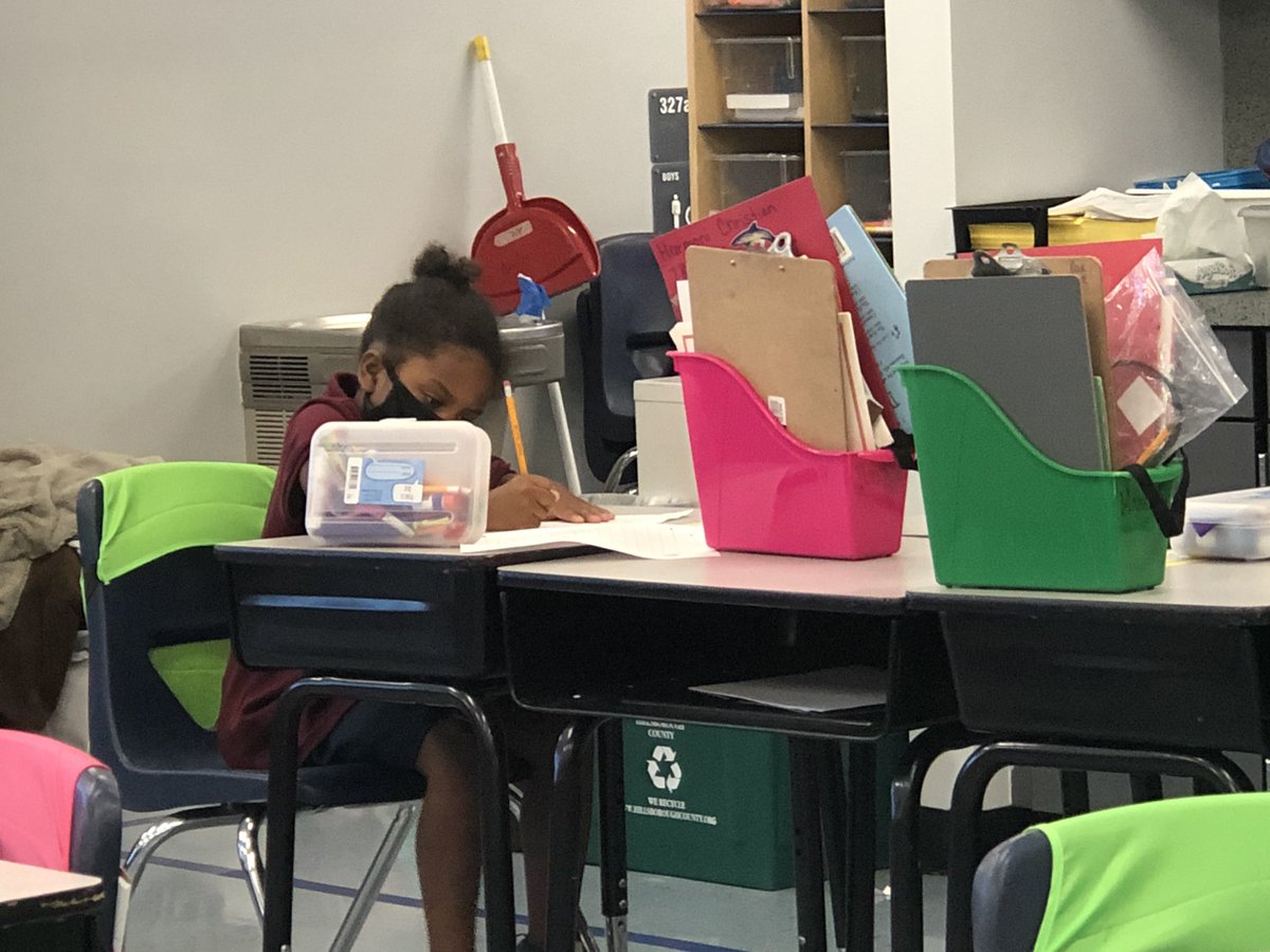NikDawson4's tweet photo. So proud of my first grade babies:) They have got the hang of our skills block rotations! We are raising the bar! Showing #growth everyday! @oakparklions @ELeducation @CurriculumMatrs @CurriculumRocks @CurriculumAssoc https://t.co/rvoCbnUFm0