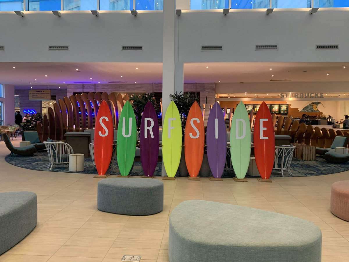 CruzinParadise's tweet image. #TheEndlessSummer @UniversalORL #SurfSide our family loved the staff everyone from the Front desk to anyone that gave us a bracelet to the bar service! Fantastic Crew we will be back!Bus Drivers amazing! Thank you!