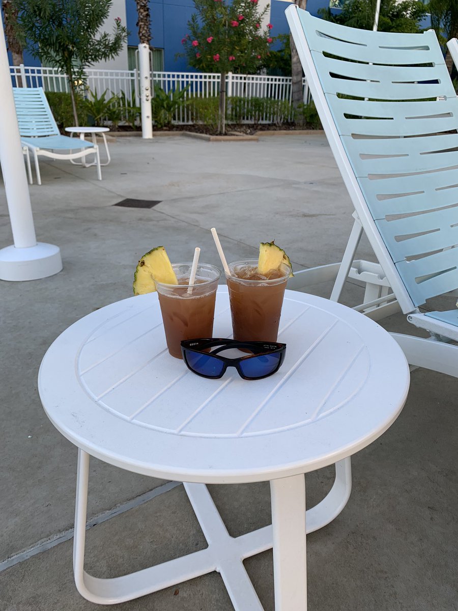 CruzinParadise's tweet image. #TheEndlessSummer @UniversalORL #SurfSide our family loved the staff everyone from the Front desk to anyone that gave us a bracelet to the bar service! Fantastic Crew we will be back!Bus Drivers amazing! Thank you!