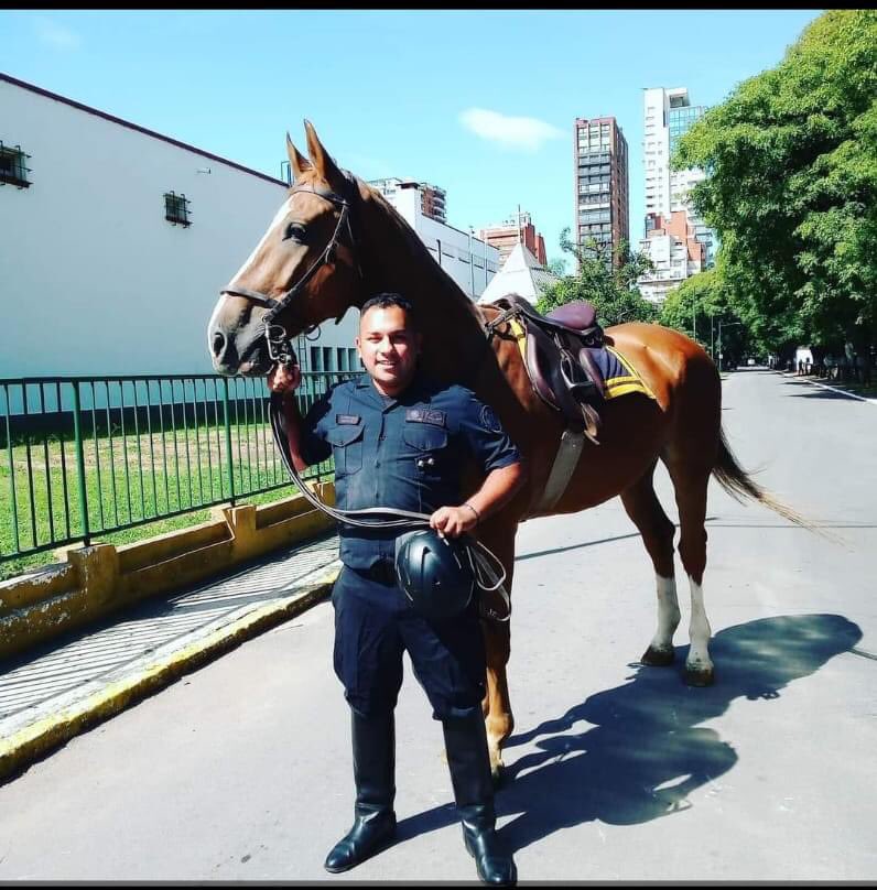 soychovy's tweet photo. Q.E.P.D Policia Federal Argentina,que dolor inmenso siento,fuerza a su flia😪🙏 https://t.co/ZcFpOK3jCw