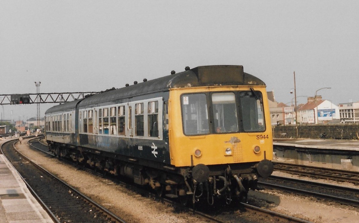 SalopianLyne's tweet image. British Rail Swansea Landore depot's Class 108 DMU 2-car set S944 made up of DMCL 52055 + DMBS 51931 heading to Canton Depot off Cardiff Central Station 10/5/89. Chequer Plate repair on cab front. #BritishRail #DMU #Class108 #trainspotting #Cardiff #SouthWales #Landore 🤓