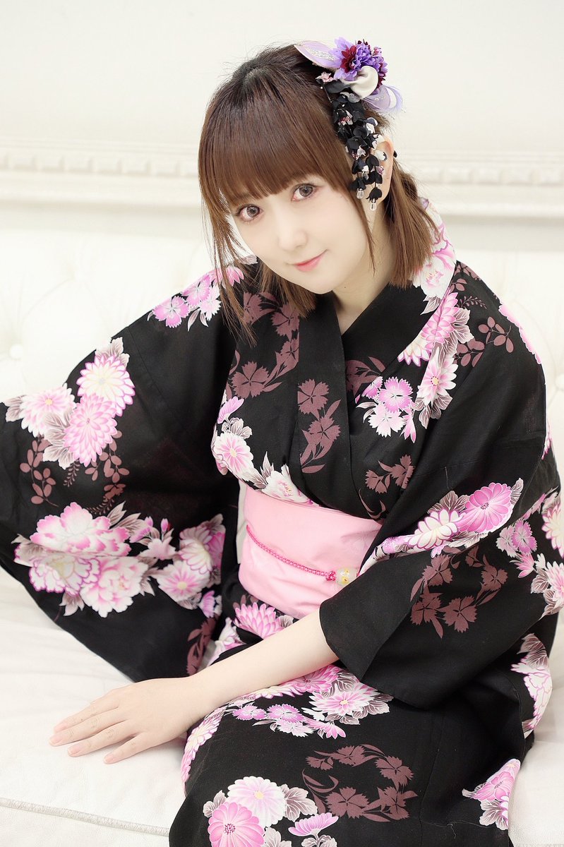 MiunaMochiduki's tweet image. おはみうにゃ🐈🖤
本日❣️9/29（火）
#神田スペースキューブ
料金1000円＋1D500円
19:45op20:00st
20:00-20:15グラ
20:15-20:30玉樹凜久
20:30-20:45望月みうな
20:45-21:00可愛愛兎
21:00-22:00終演後物販
⚠️予約不要ライブですが、望月みうなさん目当てで！と受付で言ってくださると嬉しいです🙇‍♀️✨