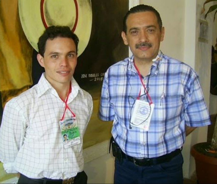 ramirezvictore's tweet photo. 30 meses se cumplen hoy de la partida de Kike Rosales, hermano de vida, amigo, compañero...siempre vivirás en los corazones de quienes tuvimos la dicha de conocerte. Gracias por tantas cosas. Un abrazo hasta el cielo! https://t.co/UimFIOFDTN