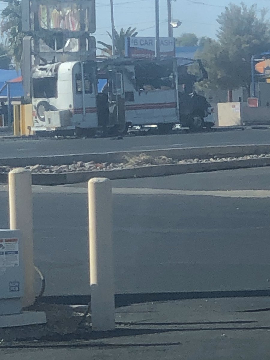 farkomd's tweet image. #teachersaresaints, living breaking bad in real life!, sent to me from my daughter. #methlab van blows up outside her elementary school. She is ok