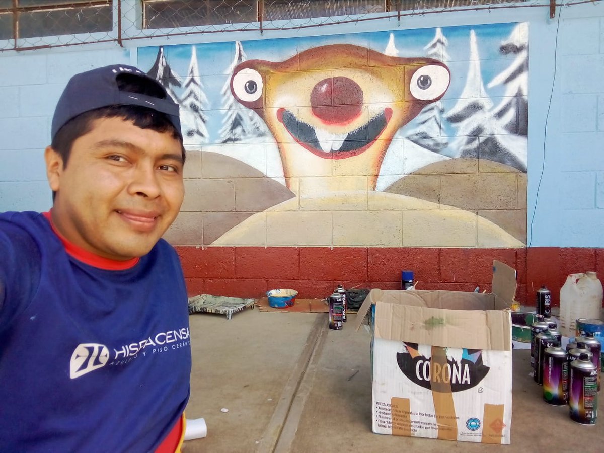 UEFPEM's tweet photo. #ValoresEfpemistas
Gracias a la iniciativa y talento del estudiante de la especialidad de Matemática y Física, Juan Gabriel Ordoñez; las paredes de la Escuela Oficial Mixta de la aldea Xeminajuyú, Tecpán, estarán decoradas con murales artísticos.  Nota➡️https://t.co/ElmZdGONIv https://t.co/W6SkZejSda