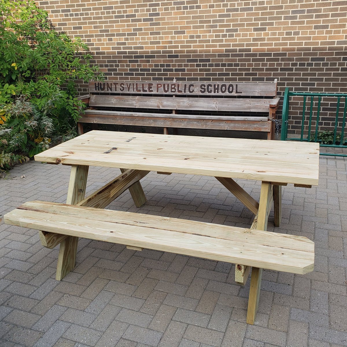 Thanks to @HPSParents for the generous donation to our school. It is appreciated by both staff and students <a href="/HuntsvillePS/">Huntsville PS</a>  HPS Parent Council is the best!