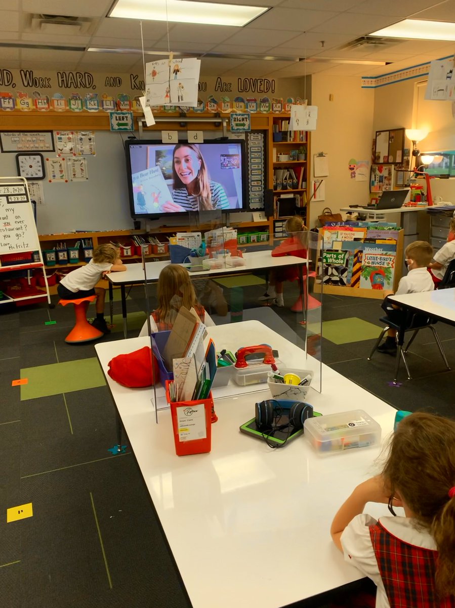 mmfshults's tweet photo. Special shout out to our Monday “zoom” guest reader. She even had her own surprise guest!!! Going on a Bear Hunt is always a fun book to listen and read!📚1️⃣🙌🏻 #1Fguestreader #1Fgses @gsesdallas @zoom_us https://t.co/WXh2zzbWrm