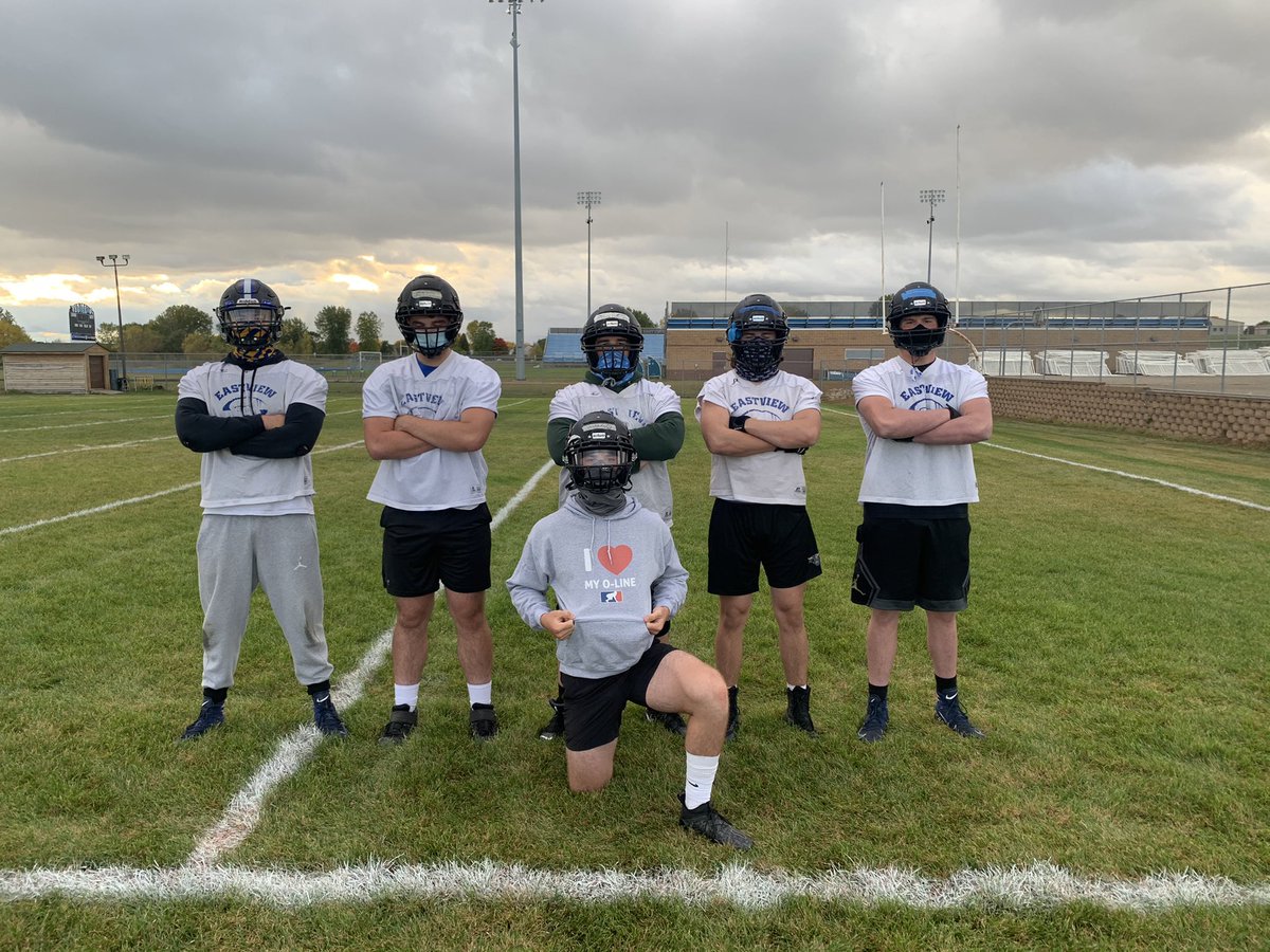 BenjyVandeberg's tweet photo. @linemanissues we are ready #maskup #oline #Gorilla https://t.co/z7J5o1Rgsb