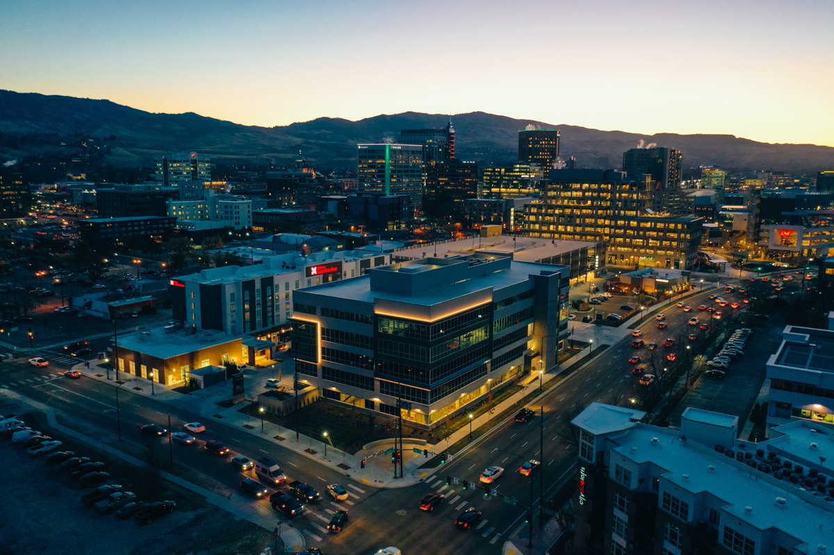 ahlquistdev's tweet photo. We build buildings, but our focus is on people.
We have found that truly wanting to help is always the best business strategy. 💥
#community #commercialdevelopment #boise #meridian #idaho #idahome #cre #commecialrealestate https://t.co/Y8aUm04qv9