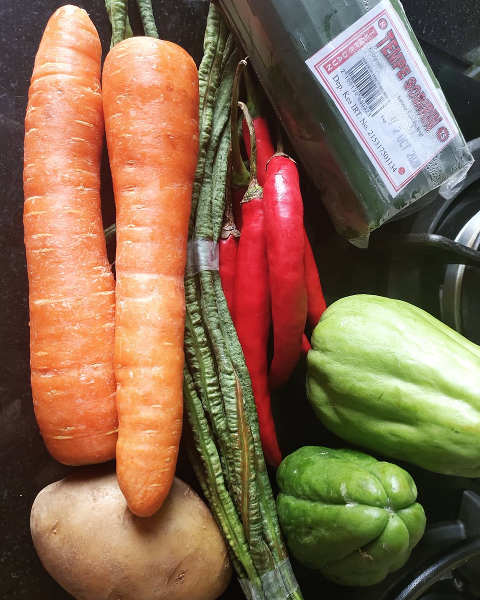 imnnha's tweet image. Breakfast couldn&apos;t be more healthy.

#breakfast #vegetables #sayurlodeh #homemade #food #makan #makanan #healthyfood #healthylife #sayuran