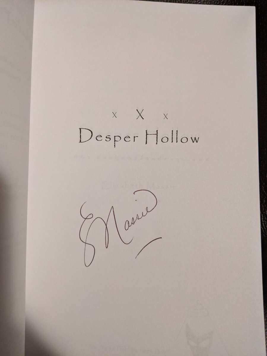 MakeMeReadPod's tweet image. GIVEAWAY TIME!!!
In honor of my recent episode with @ElizabethMassie I am giving away a signed copy of DESPER HOLLOW &amp;amp; a scarf made by Elizabeth Massie! Mine is so soft &amp;amp; cozy! Like, Retweet &amp;amp; Follow Me for your chance to win! Winner will be announced on this week's ep. US Only.