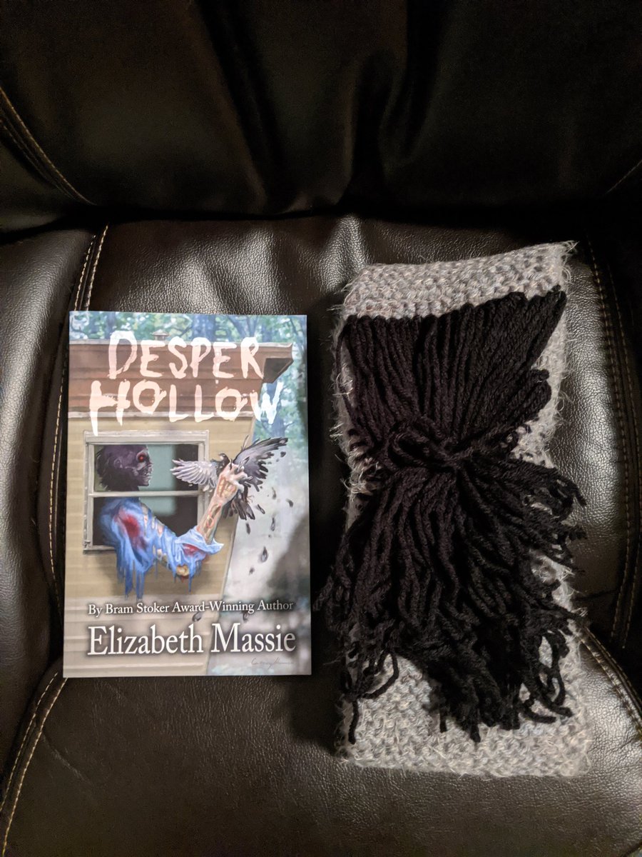 MakeMeReadPod's tweet image. GIVEAWAY TIME!!!
In honor of my recent episode with @ElizabethMassie I am giving away a signed copy of DESPER HOLLOW &amp;amp; a scarf made by Elizabeth Massie! Mine is so soft &amp;amp; cozy! Like, Retweet &amp;amp; Follow Me for your chance to win! Winner will be announced on this week's ep. US Only.