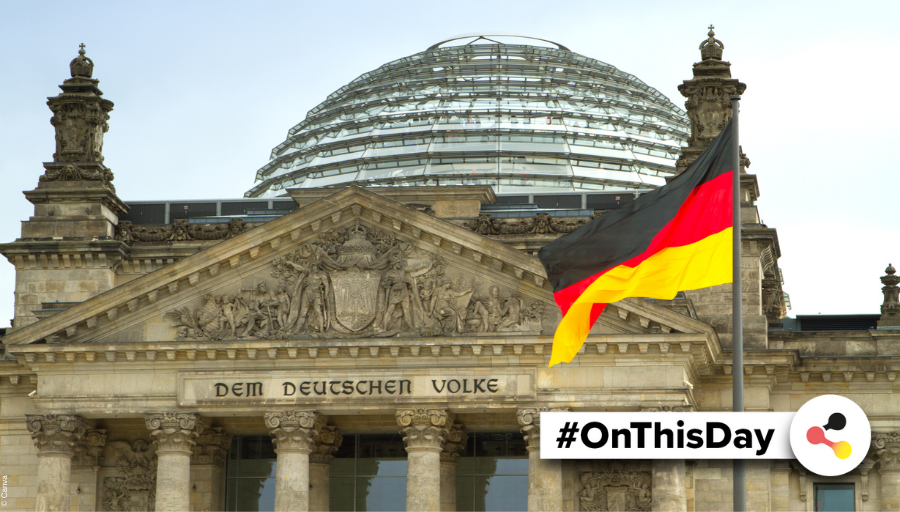 en_germany's tweet photo. #OnThisDay in #Germany: In 1990: The #unification treaty between the two German states comes into force.
#OTD #Germanhistory #TDE2020 #Germanreunification #30JahreEins #3October1990 https://t.co/nC0KJYN6p6