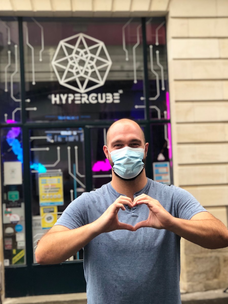 hypercubeCo's tweet image. Aujourd'hui c'est la journée mondiale du coeur ! Pour l'occasion, Julien, notre business developper vous envoie son plus beau coeur pour vous souhaiter une belle journée ! ❤️ 

#journeemondialeducoeur #hypercubevr #bonneambiance #nantes #team #tropdelove