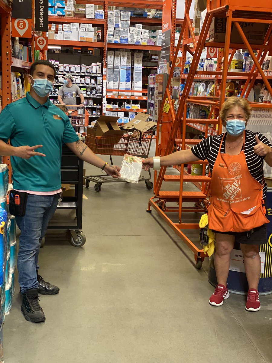 Recognizing Mary for her entrepreneurial spirit! Always taking care of our customers! Thank you Mary!! <a href="/ldoneal42/">Larry D ONeal</a> @zach_tithof <a href="/JamesKimTHD/">James Kim</a>
