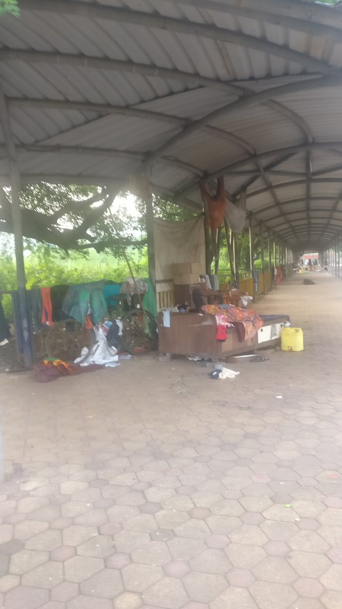 Encroachment at its best. Bed,hammock et all. Koperkhairane Railway Station..Wake up <a href="/NMMConline/">Navi Mumbai Municipal Corporation</a> <a href="/NMMCCommr/">NMMC Commissioner</a> <a href="/TOINaviMumbai/">TOI Navi Mumbai</a> <a href="/navimumbaicv/">Navi Mumbai Citizen Voice 🇮🇳 नवी मुंबई नागरिक</a> <a href="/Navimumpolice/">नवी मुंबई पोलीस - Navi Mumbai Police</a> .