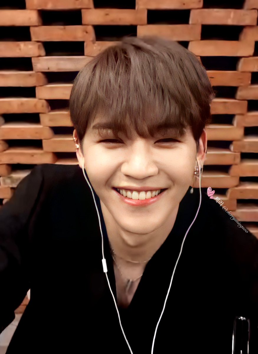 Kuhn Next was Kuhn! I swear I really got  #KUHNED during the fansign and I was thankful his turn went first before Kogyeol’s coz idk I might be swerving lanes if he was the last. I mean, he was all smiles all throughout our call.