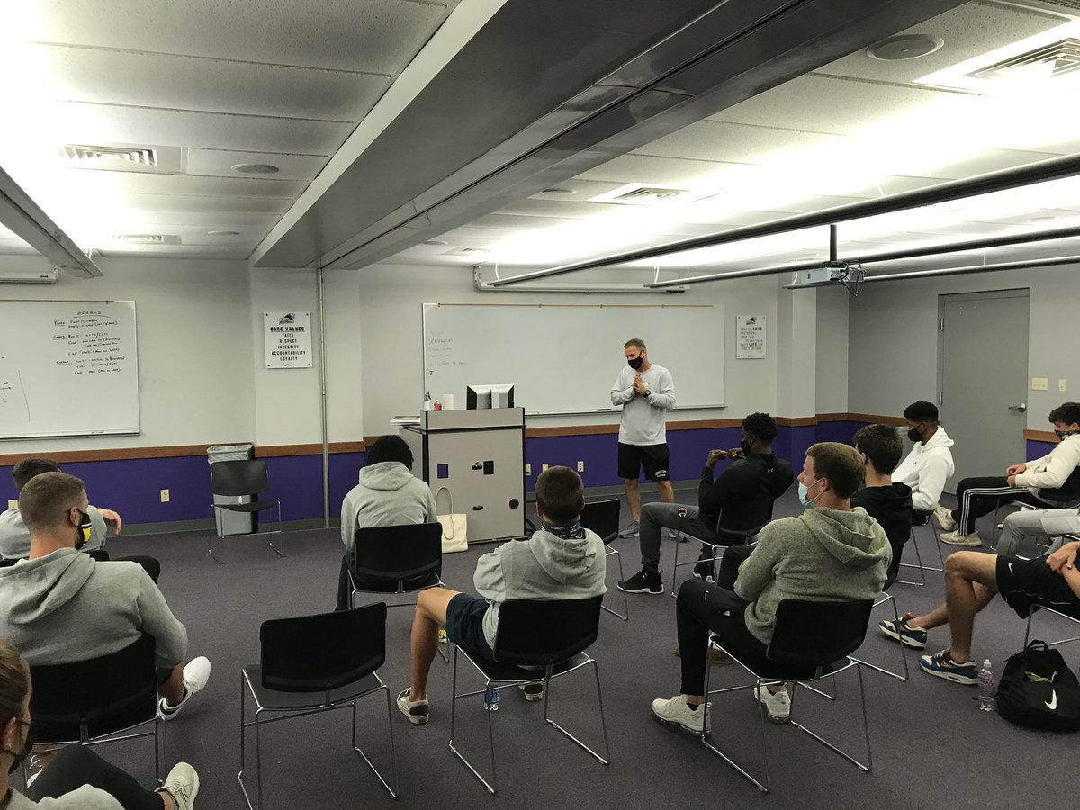 bearcat_mbb's tweet photo. Coach Niven representing men’s basketball tonight at FCA!  What a great night to be a Bearcat! https://t.co/cLRl8QWb7c