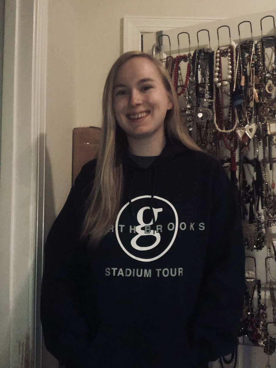 sarahashley112's tweet image. After starting a small business helping family and others who aren’t able to get out of the house due to everything going on, I was finally able to purchase my first ever @garthbrooks merch I’m in Heaven #insidestudiog #StudioG #extremelyhappy