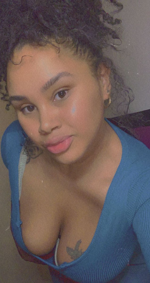SheniceSophie's tweet photo. Ok so firstly - follow me on Instagram if you see this guys (also on here)
Sophie_shenice
Working out how to work this out! Any tips are appreciated!
#ishouldbeasleep #curlyhair #CurlyGirl #newoutfit #oninstasoon #howdoiworkthis #FYP #under100 #newtotwitter #followme https://t.co/3lv4095aCu