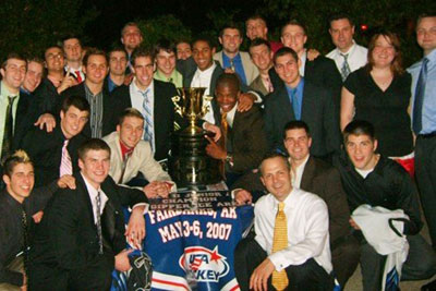 chrismpeters's tweet photo. Jon Cooper: Lawyer>Lansing Catholic HS coach>Jr. B Silver Cup>NAHL Robertson Cup>USHL Clark Cup>Calder Cup>Stanley Cup. https://t.co/l1iLRWnI3t