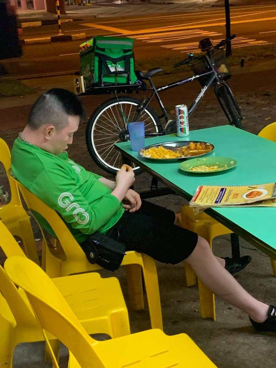 Hi <a href="/GrabID/">Grab Indonesia</a> kapan di sni driver/rider utk layanan grabfood ada yg pake sepeda kyk gni?Atau jangan2 sdh ada sbnrnya?