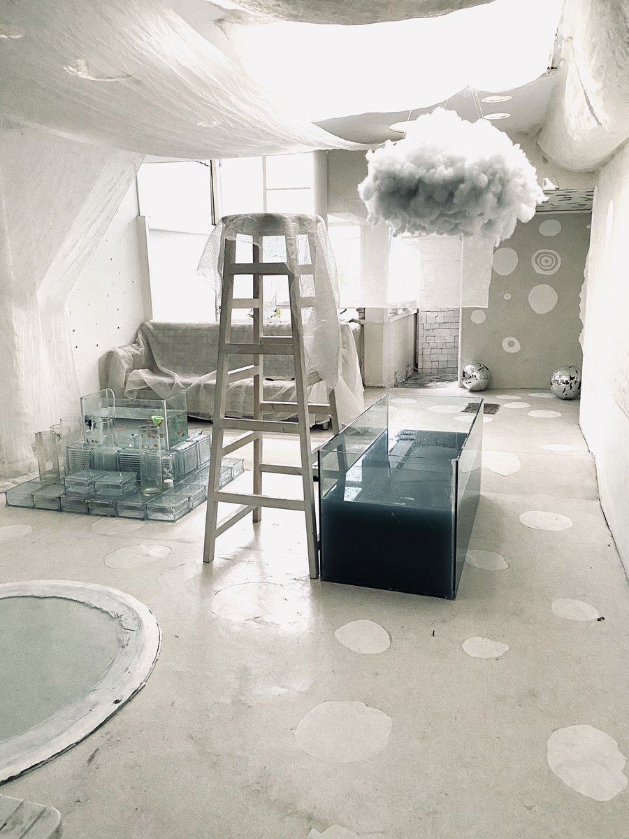 vnshocker's tweet image. ホーチミン5区にある撮影スタジオ。
1.5Hで350.000vndでした。
これは妥当なのか高いのかは分かりません。

ちなみにこちらでは終了後に完全に現状復帰しなくてもよいようです。
これも文化ですね。