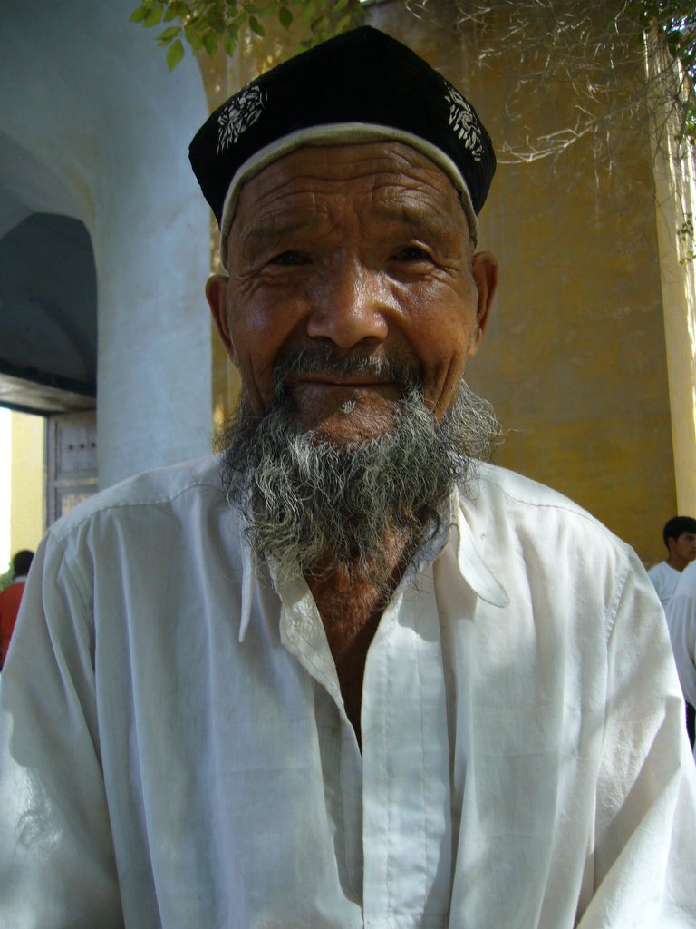 When I visited Kashgar in 2006, I saw lots of men with beards and women with their hair covered (left.) This month, neither (right, 2020 photos by Lorenz Huber)