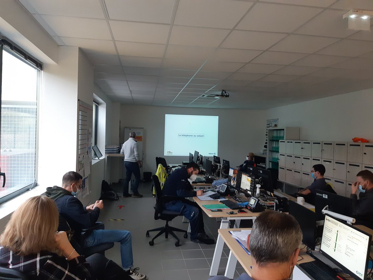 Quart d'heure sécurité sur la sécurité routière sur le site se Savigny par Allianz et les codes Rousseau #GRDF #SecuriteRoutiere <a href="/Arndoumeix/">arnaud</a> <a href="/GregoryTullier/">TULLIER</a>